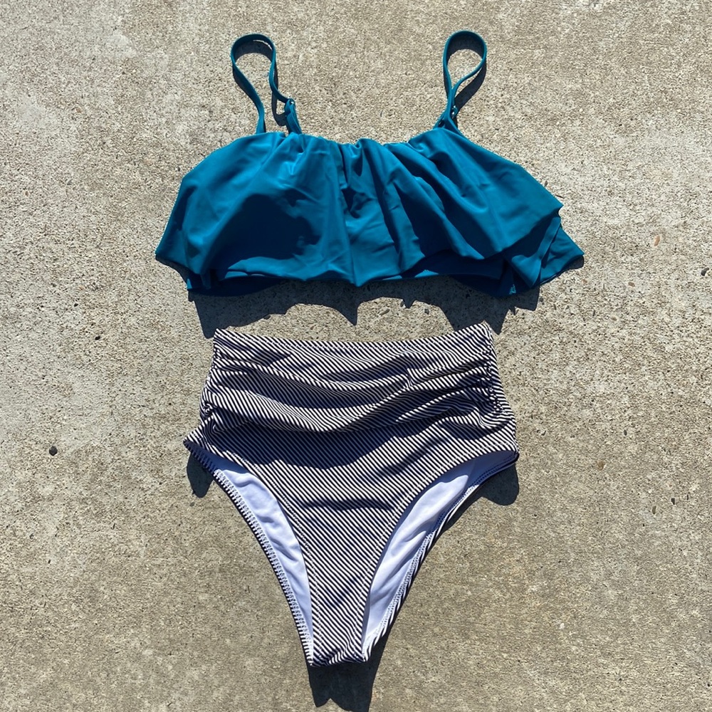 Cupshe Two Piece High Rise Bikini Size Small